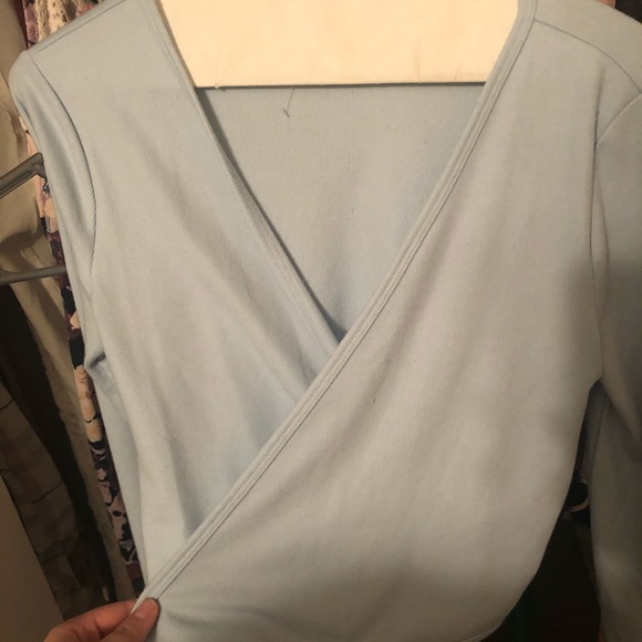 Long sleeve tie up crop top - Picture 2 of 3